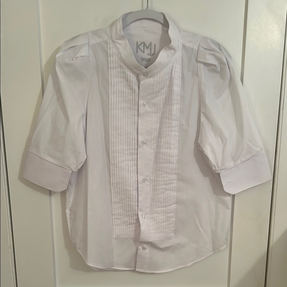 KMJ crisp tux top with puff sleeves. White Large